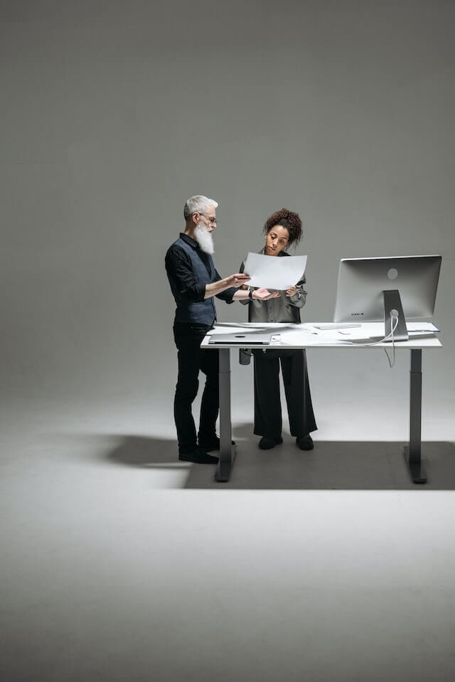 Enhancing College Life With Adjustable Standing Desks - Lazy Maisons®