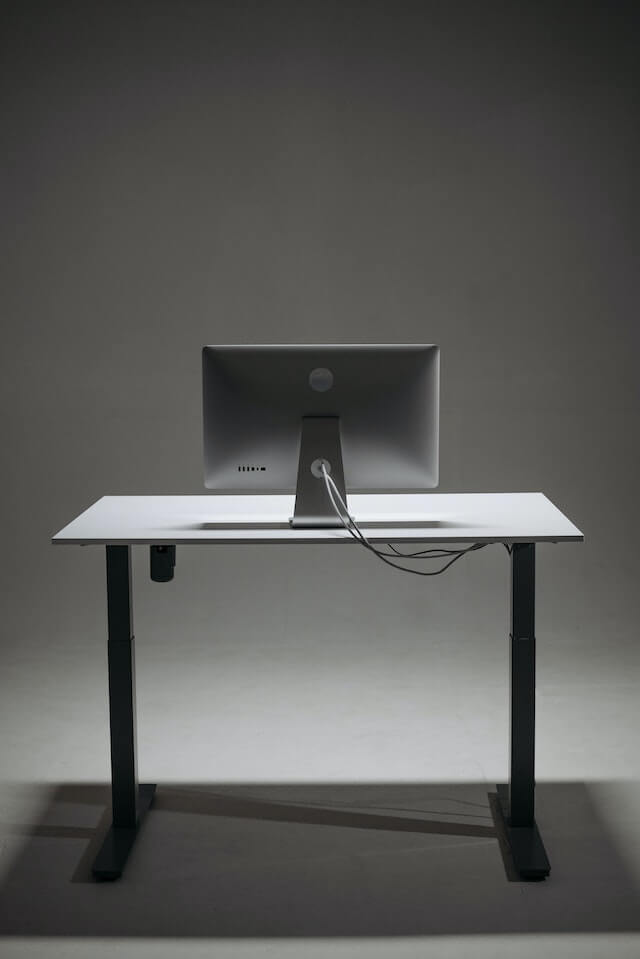 Why Adjustable Desks Are Superior Over Fixed-Height Desks - Lazy Maisons®
